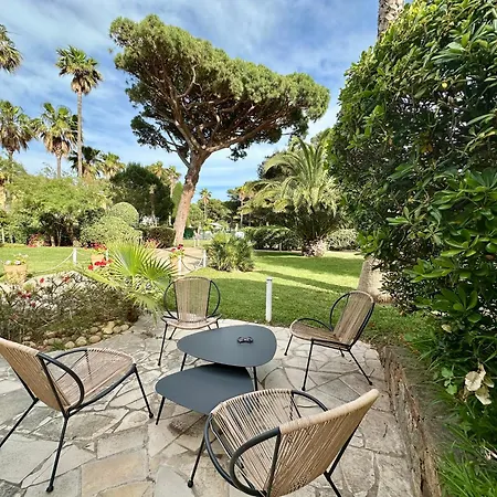 La Badine Clim Balneo Piscine Apart Otel Hyères
