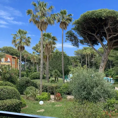 La Badine Appartement Renove Haut De Gamme Balneo Climatisation Apartmanhotel Hyères