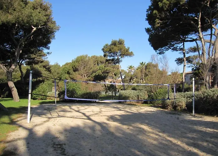 Aparthotel LA BADINE Appartement rénové Haut de game et Parc Prestations Premiumamme avec Climatisation Vue Pisc